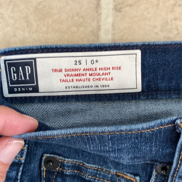 🌼 2/$25 GAP Women's True Skinny Ankle High Rise Jeans - Picture 3 of 7